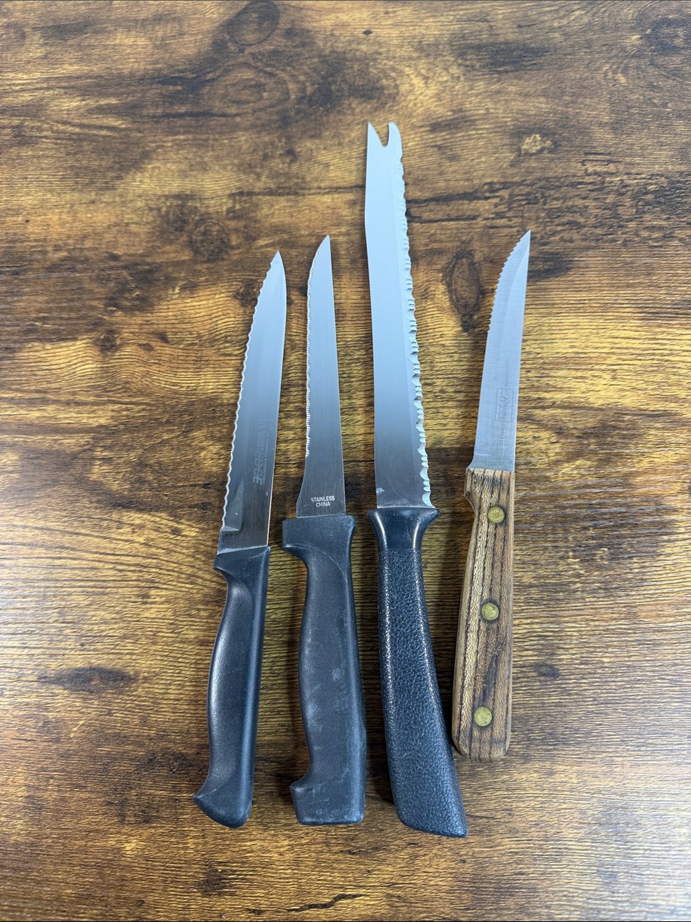 Assorted Men’s Kitchen Steak Knives - Black and Wood Handle Set